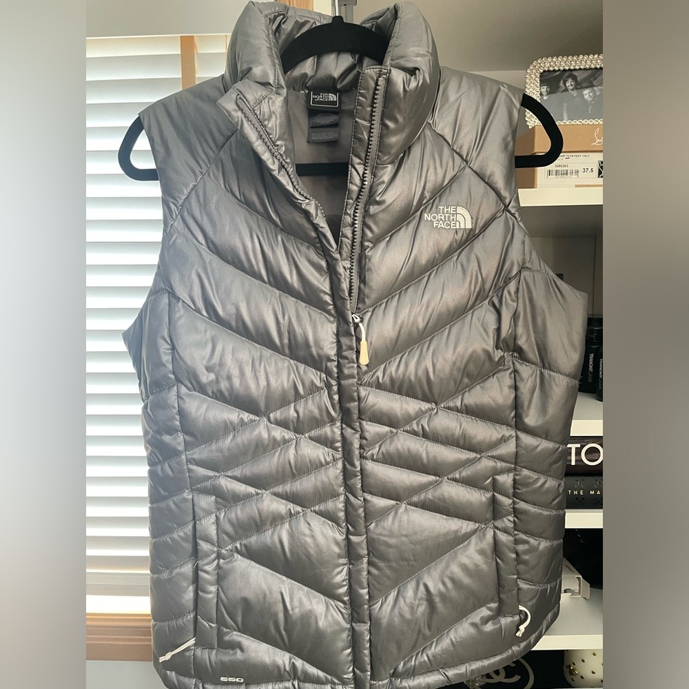 North face women’s vest, never worn!